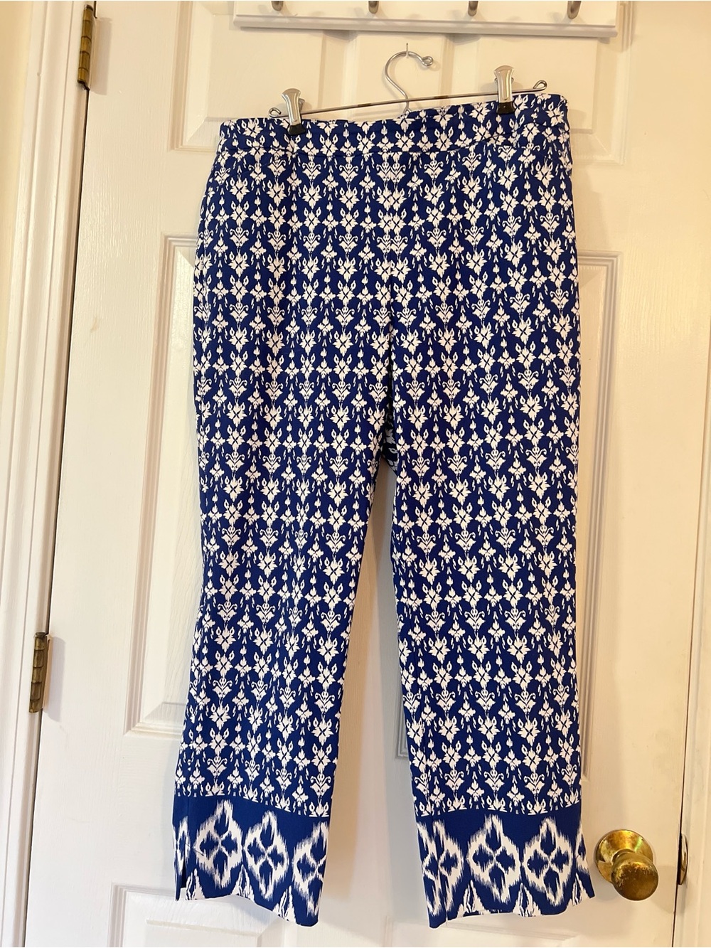 Tribal Navy and White Patterned women’s crop pants